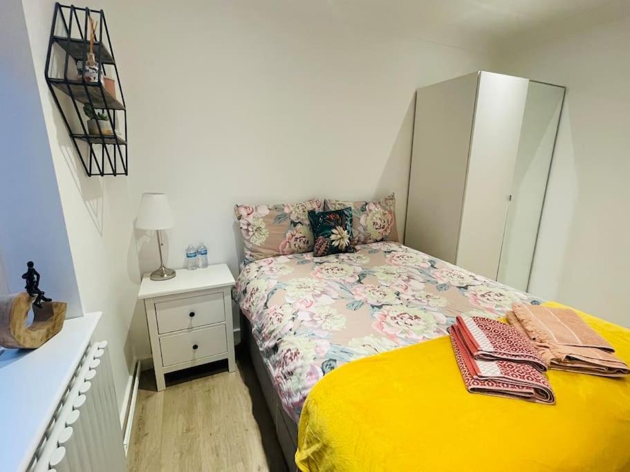 Rooms In A Beautiful House With Free On St Parking Hove Esterno foto