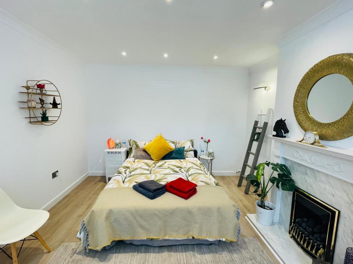 Rooms In A Beautiful House With Free On St Parking Hove Esterno foto
